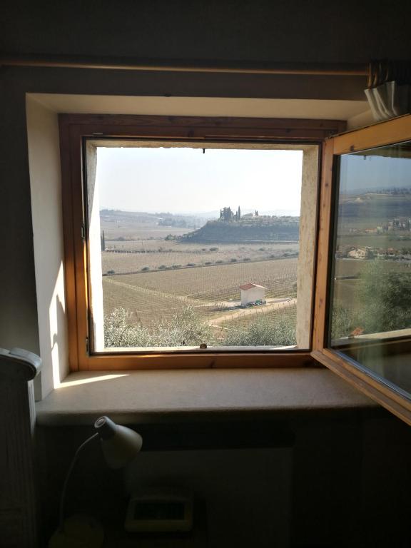 Nespecifikovaný výhled na hory nebo výhled na hory při pohledu z hotelu