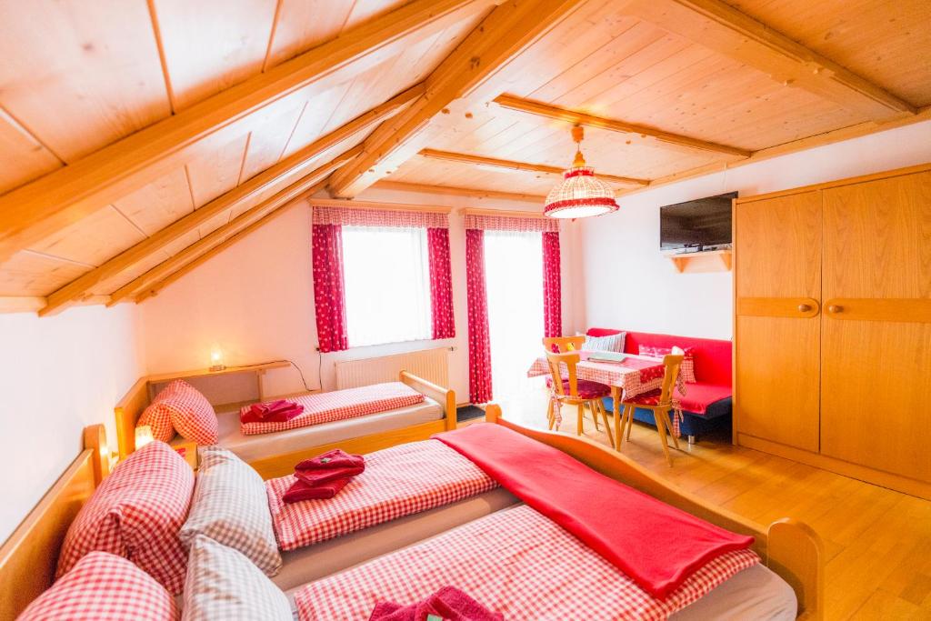 Postel nebo postele na pokoji v ubytování BIO-Bauernhof Kurzeck