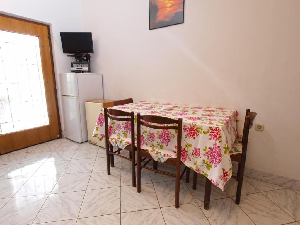 Kuchyňa alebo kuchynka v ubytovaní Apartments Evelina 1057