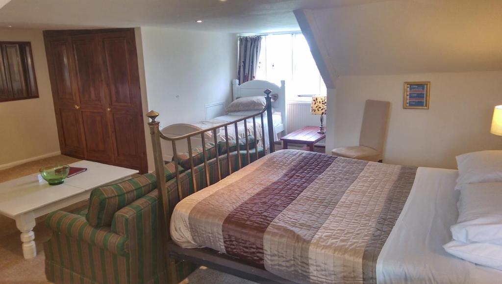 The Globe Inn - Family Room