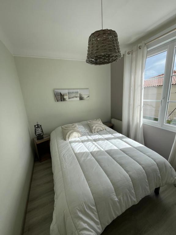 Petite maison de vacances Les Moutiers - Two-Bedroom House