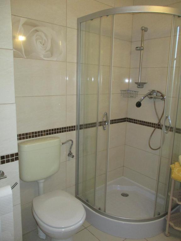 Łazienka w obiekcie Hotel Pod Platanami