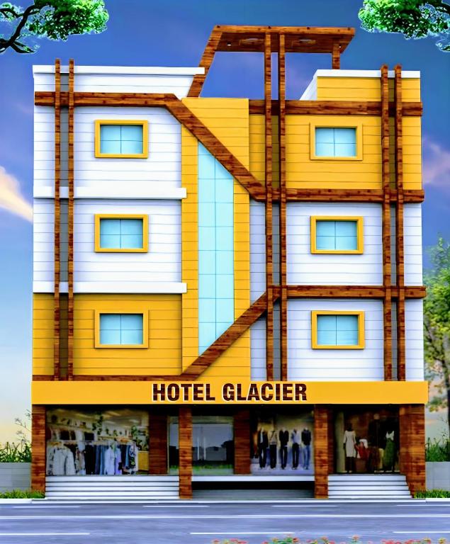 a hotel cliger building with a hotel facade at Hotel Glacier in Arāria