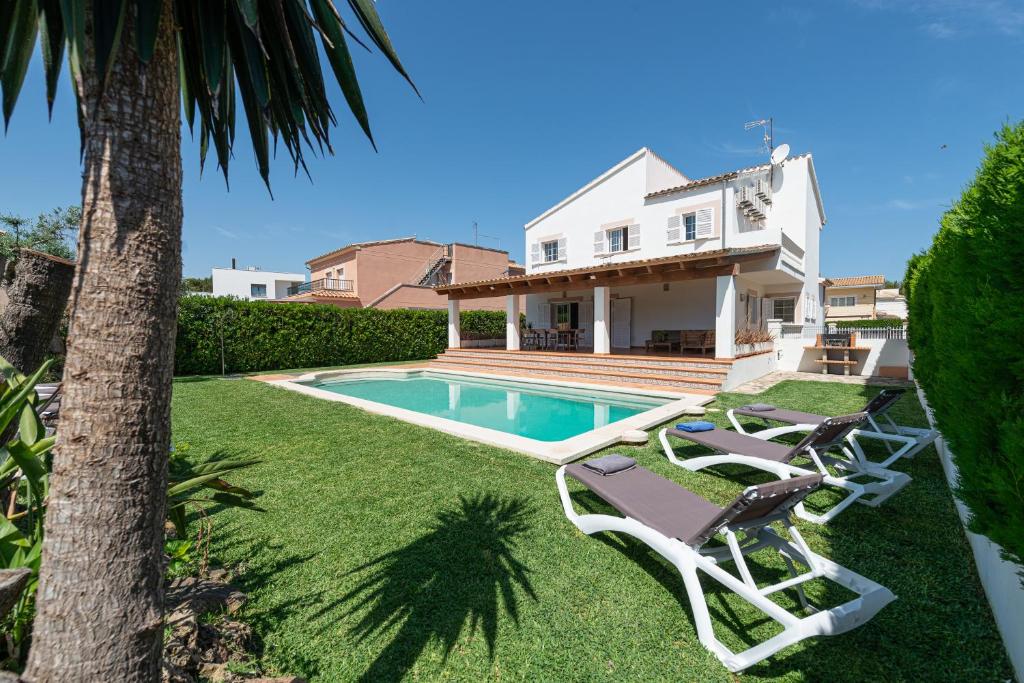 Villa Joana Barcares for 10 with swimming pool