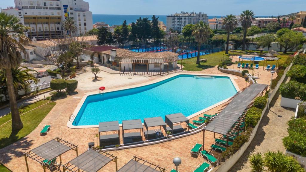 Casa Aura, luxury Luz apartment, pool, outdoor shower, beach 400m