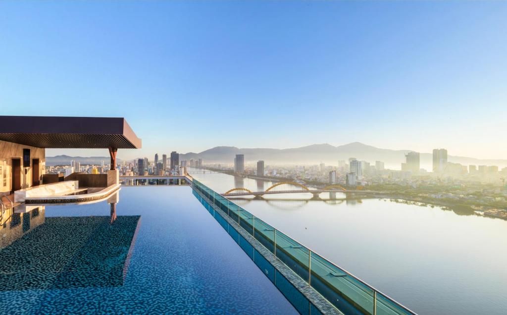 TUI BLUE Han River - 10 Minutes from Da Nang Airport & 07 Minutes Walk to Dragon Bridge Images