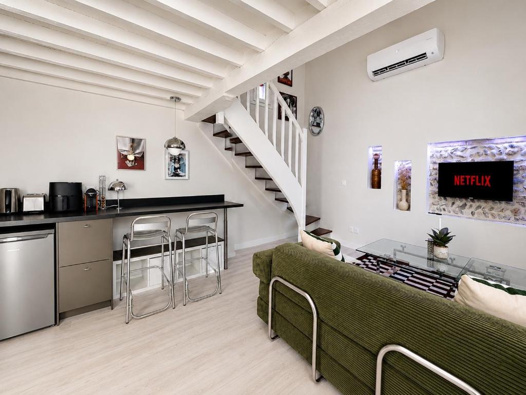 Le Quai 70 Duplex Rétro Chic Neuf et Climatisé