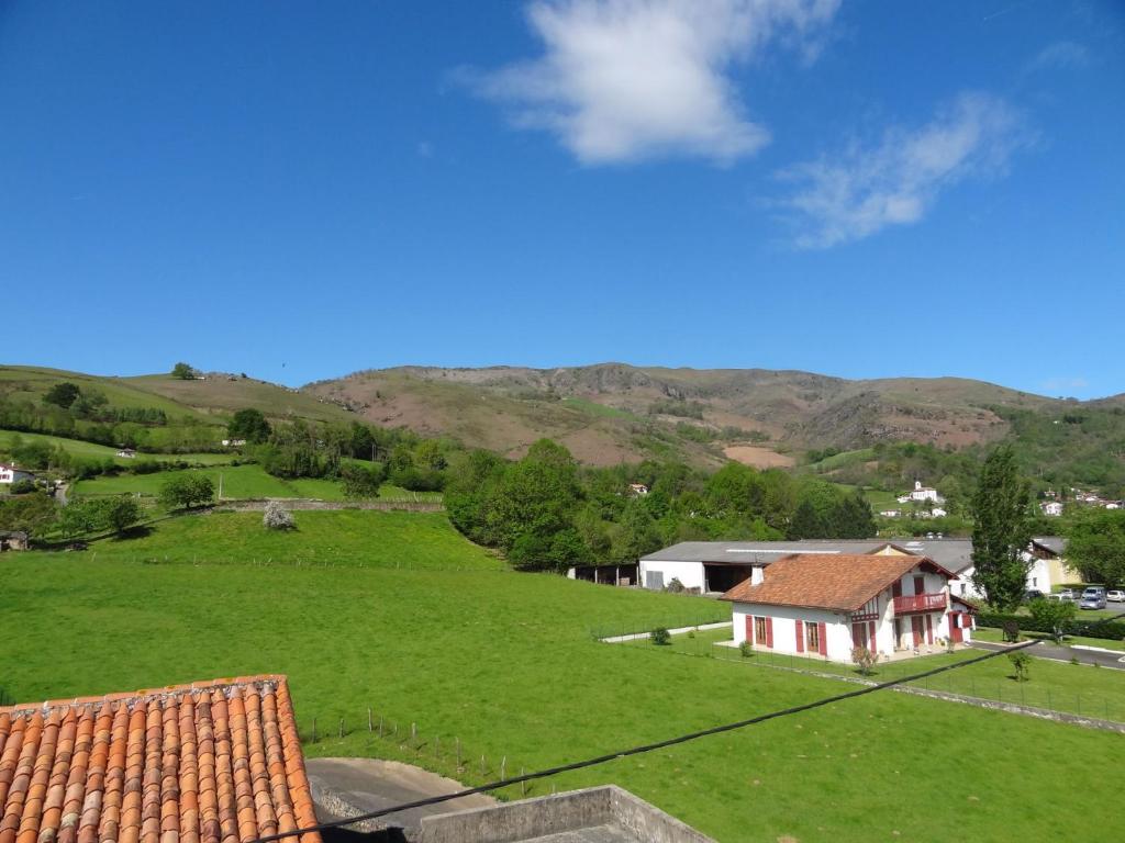 Gallery image of Hotel Eskualduna Chez Katina in Saint-Martin-dʼArrossa