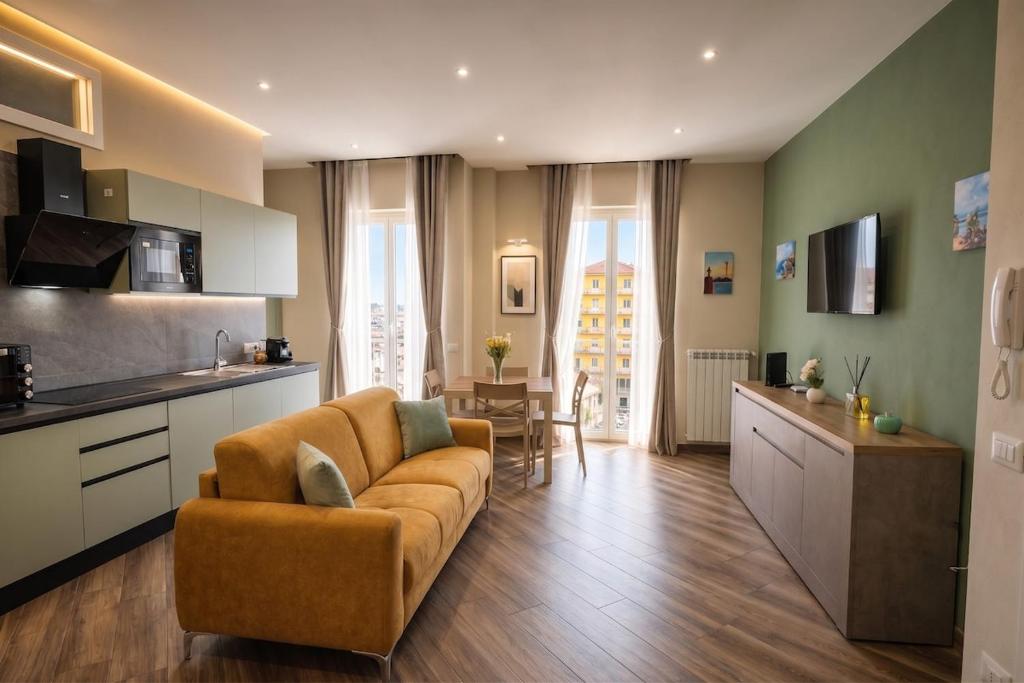 Enea House Naples - Balcony & 2 Bathrooms