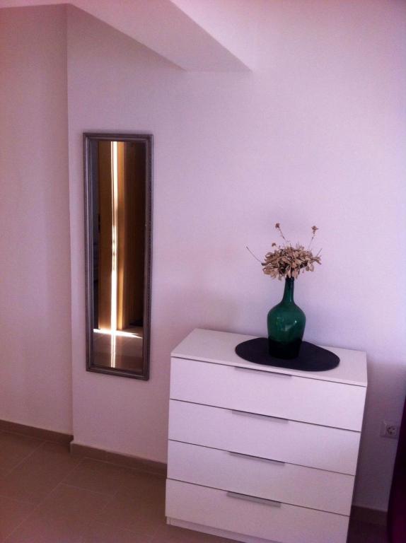 Zdjęcie z galerii obiektu Apartment Zvonko w mieście Metajna