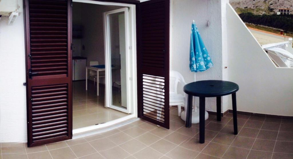 Zdjęcie z galerii obiektu Apartment Zvonko w mieście Metajna