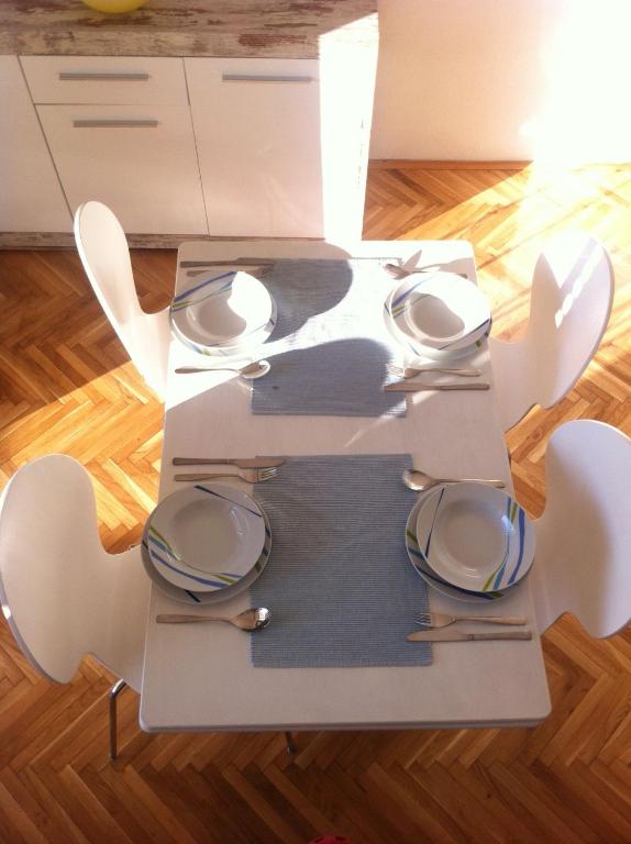 Zdjęcie z galerii obiektu Apartment Zvonko w mieście Metajna