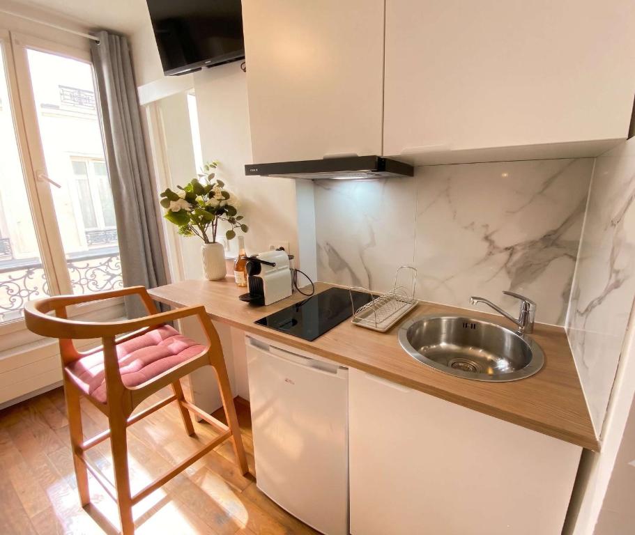 123 New Suite Batignolles - Cosy Apartment Paris Center
