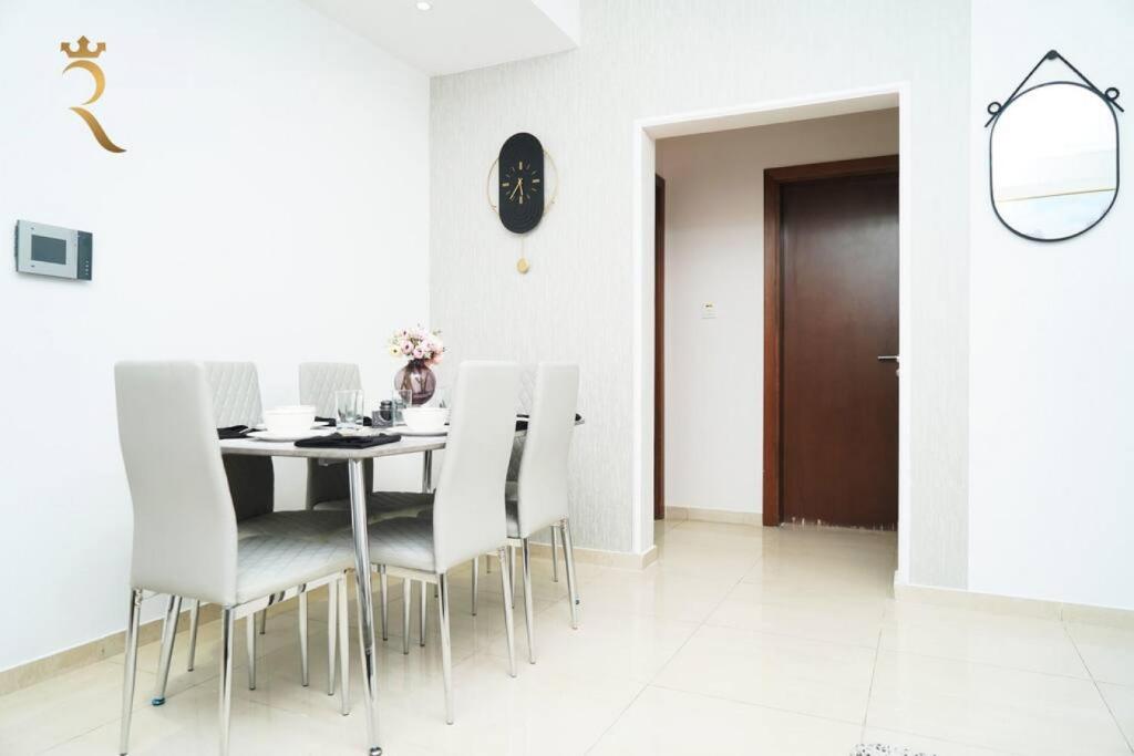 امکانات 1BR Azure - Stylish Stay in Baniyas East - تصویر ۴