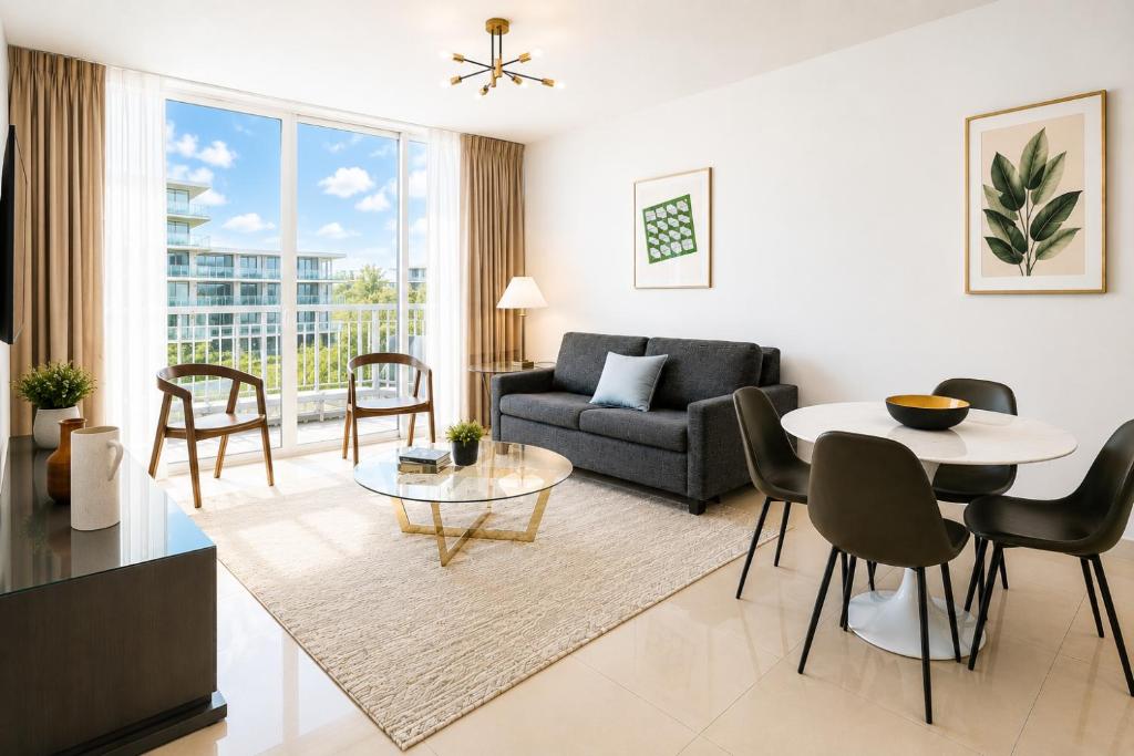 Roami at Habitat Brickell - 