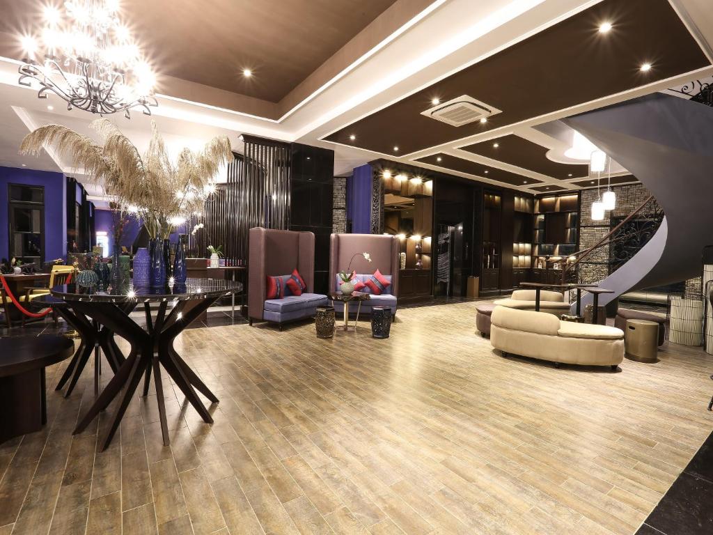 Khu vực ghế ngồi tại Aliana Boutique Sapa Hotel & Spa