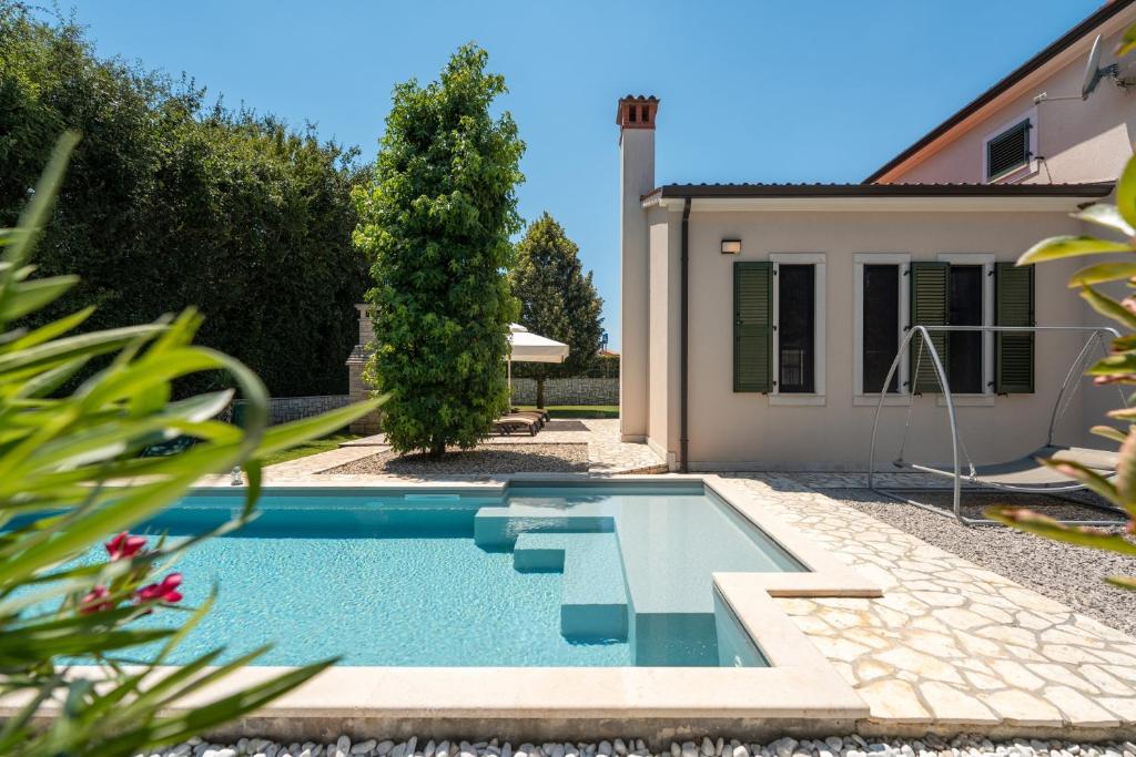 Villa Montara by Briskva
