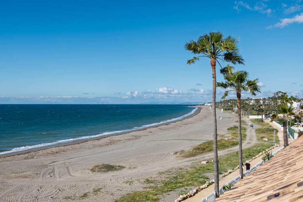 Estepona Beachfront Garden by Libehomes