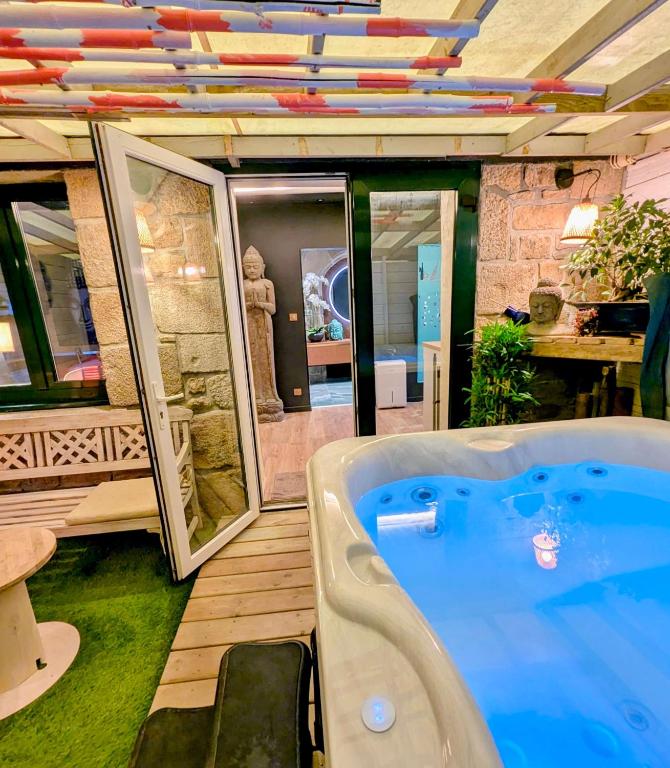 Les suites du Bouddha Bleu - Superior Apartment With Sauna
