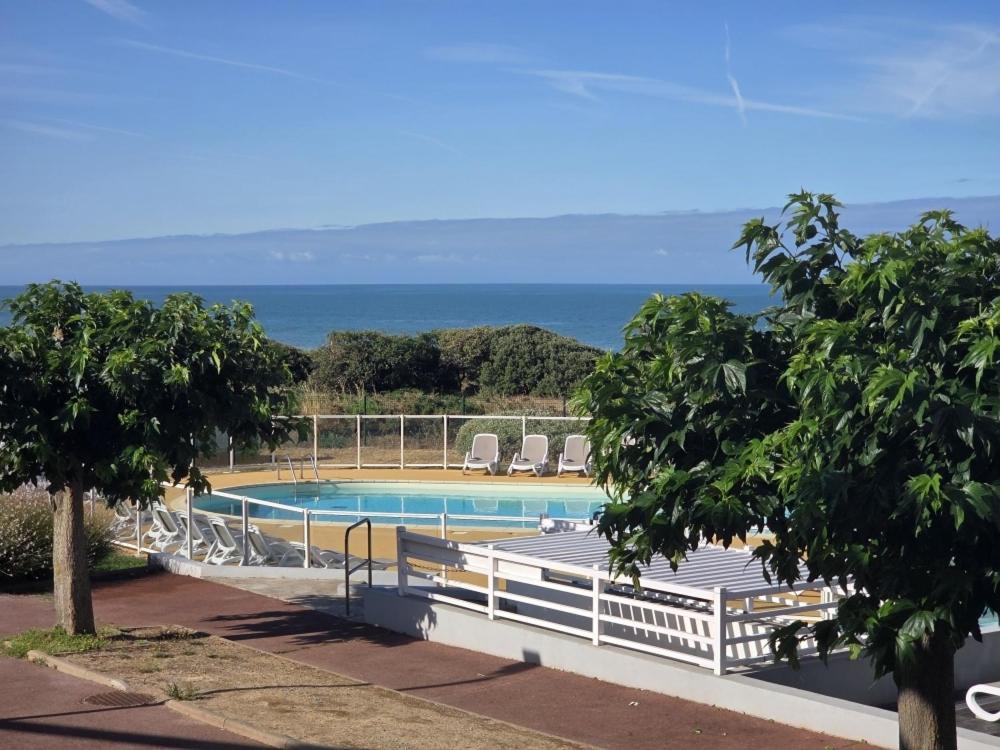 Appartement Terrasse Vue pinède & piscine