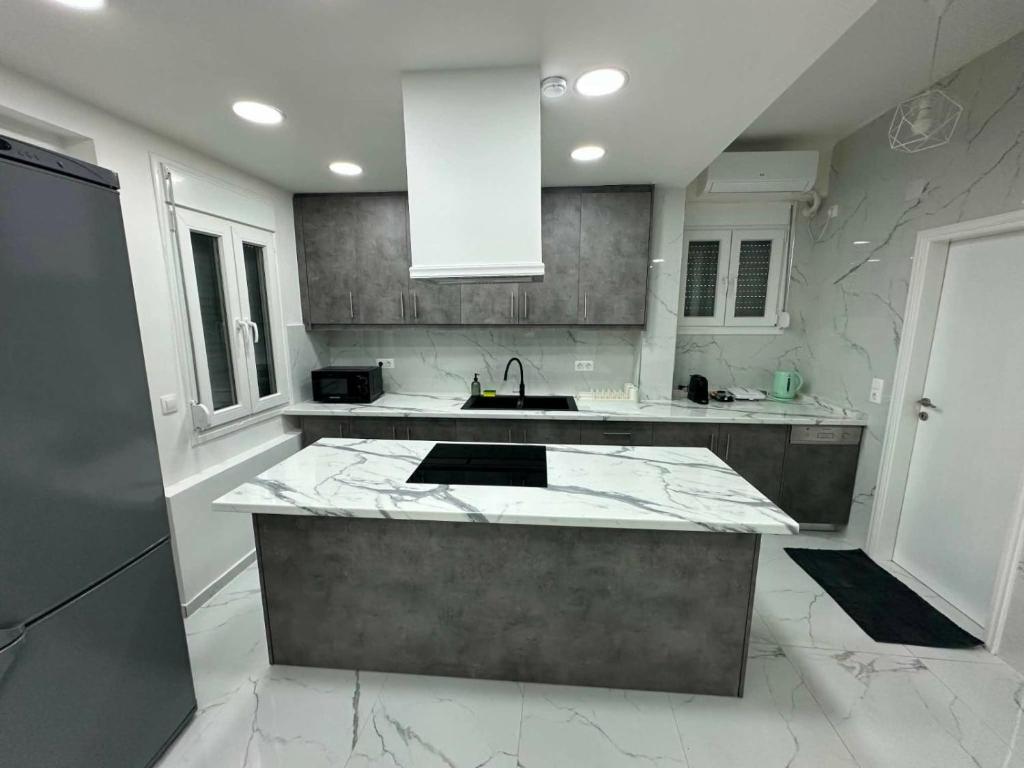 Urban Princess Modern 2BR Nikaia near Piraeus Port
