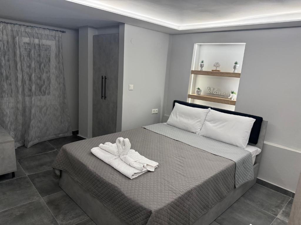 Theofilos Apartment's