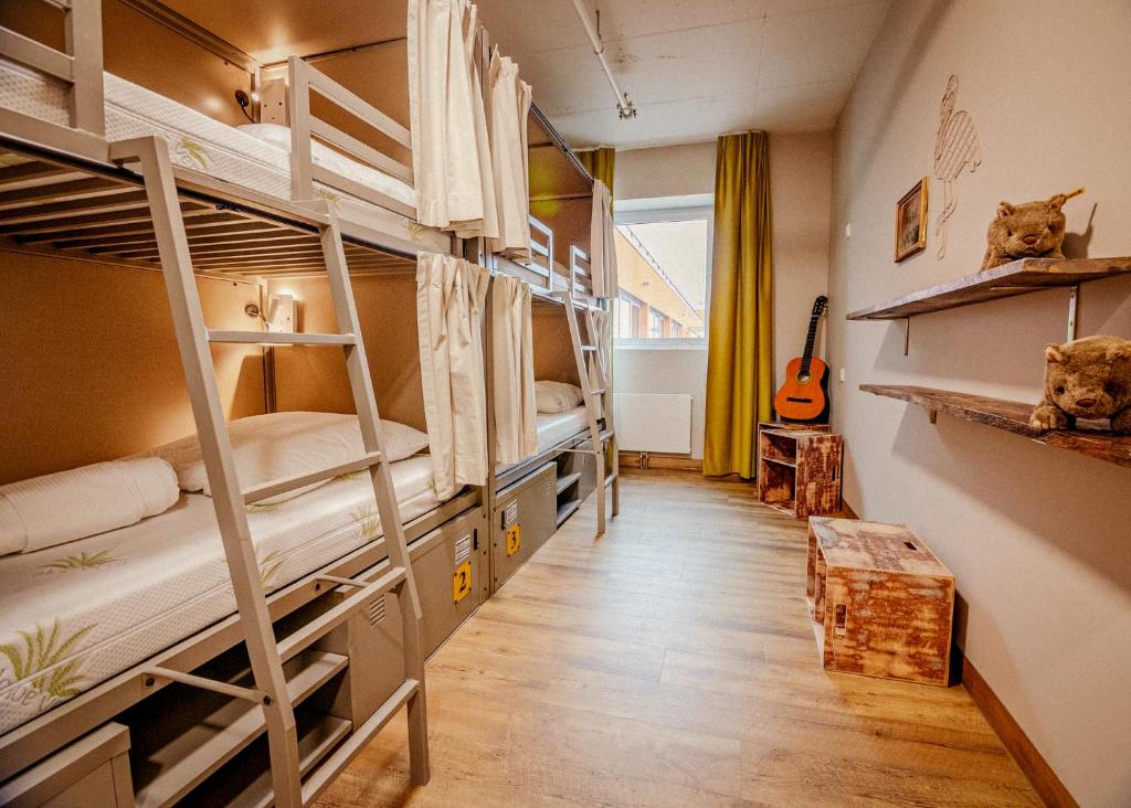 Wombat's City Hostel Munich Werksviertel - Posto Letto In Dormitorio Misto Con 6 Letti