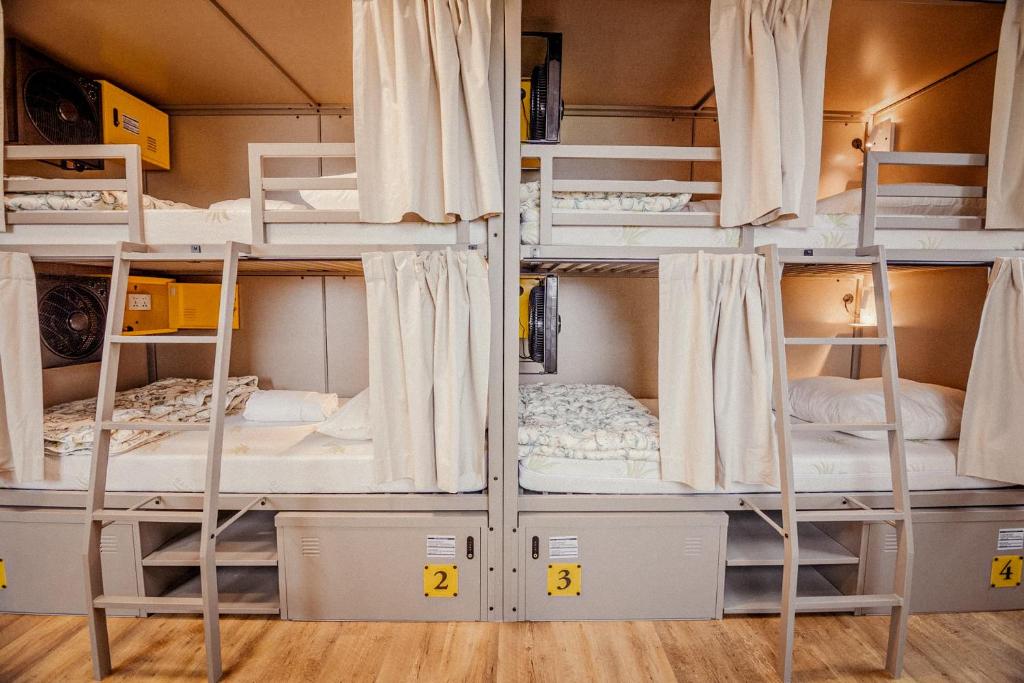 Wombat's City Hostel Munich Werksviertel - Posto Letto In Dormitorio Femminile Con 4 Letti