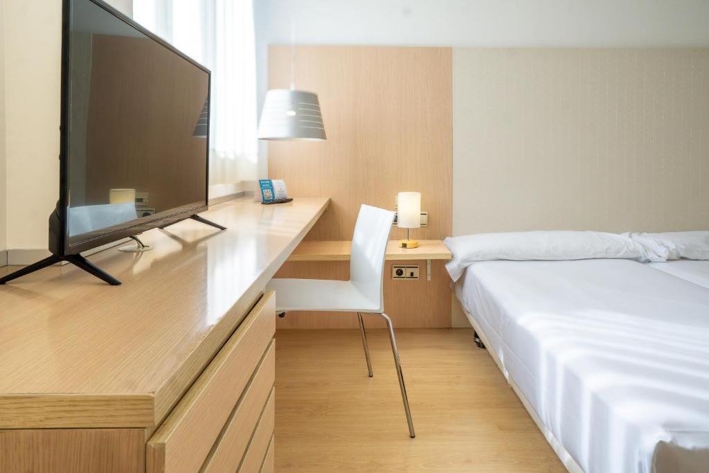 Checkin Valencia Ciscar - Twin Room - Disability Access