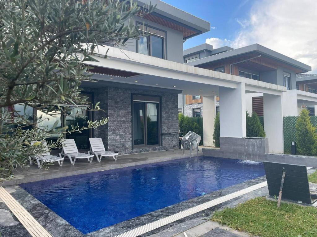 Belek Luxe Villa Antalya در آنتالیا