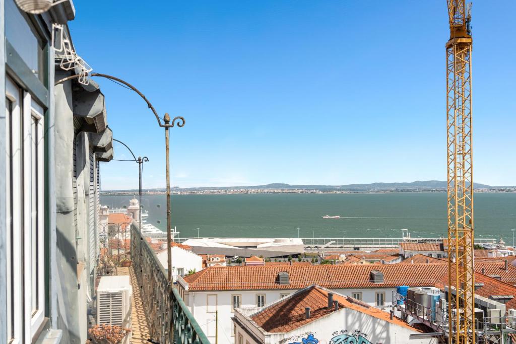 Penthouse with Terrace & Stunning View w AC