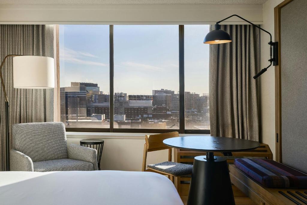 Sheraton Philadelphia University City Hotel - 