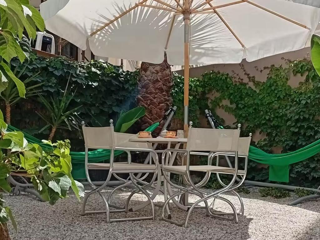 Seaside Studio 2 Chania, 90m from the beach in Chania, Free parking on site, Garden, Fast Wi-Fi Self Check in