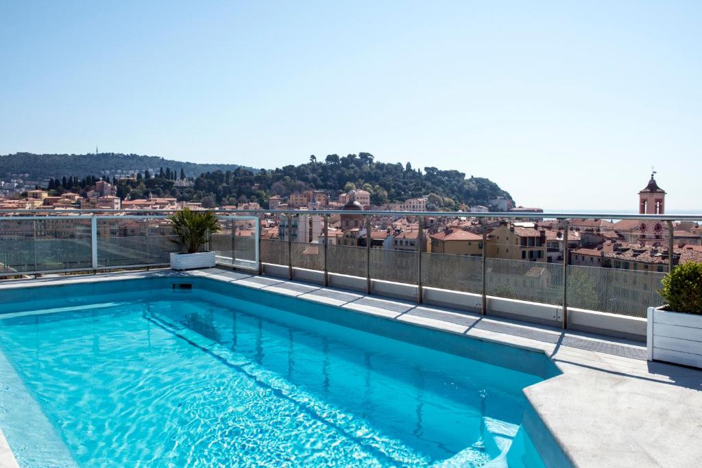 Bazén v ubytování Hotel Aston La Scala nebo v jeho okolí