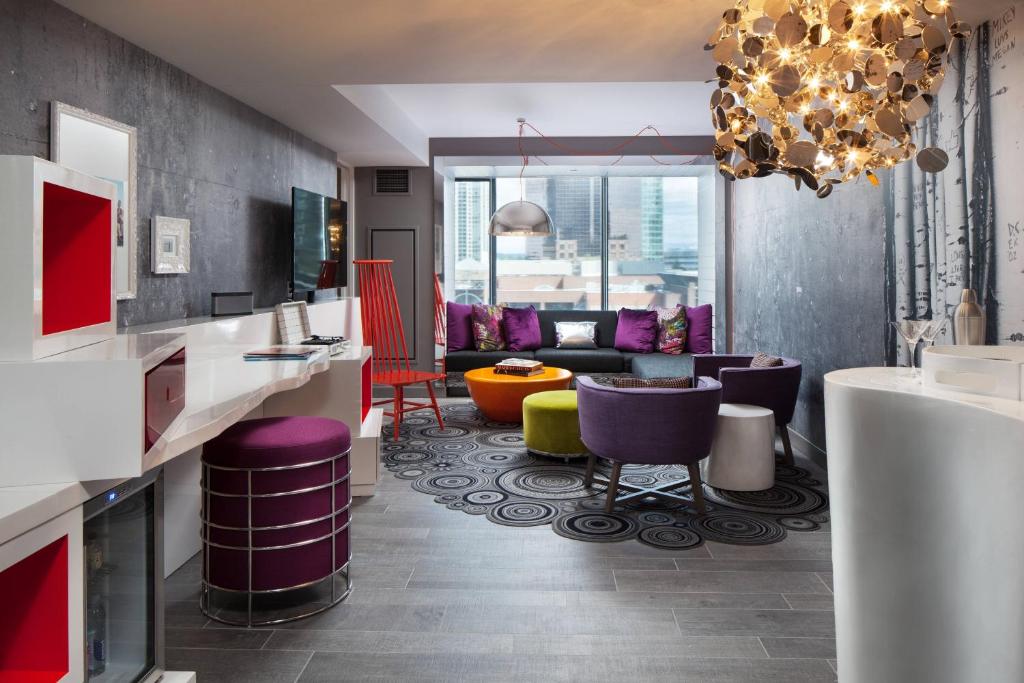 W Bellevue - 