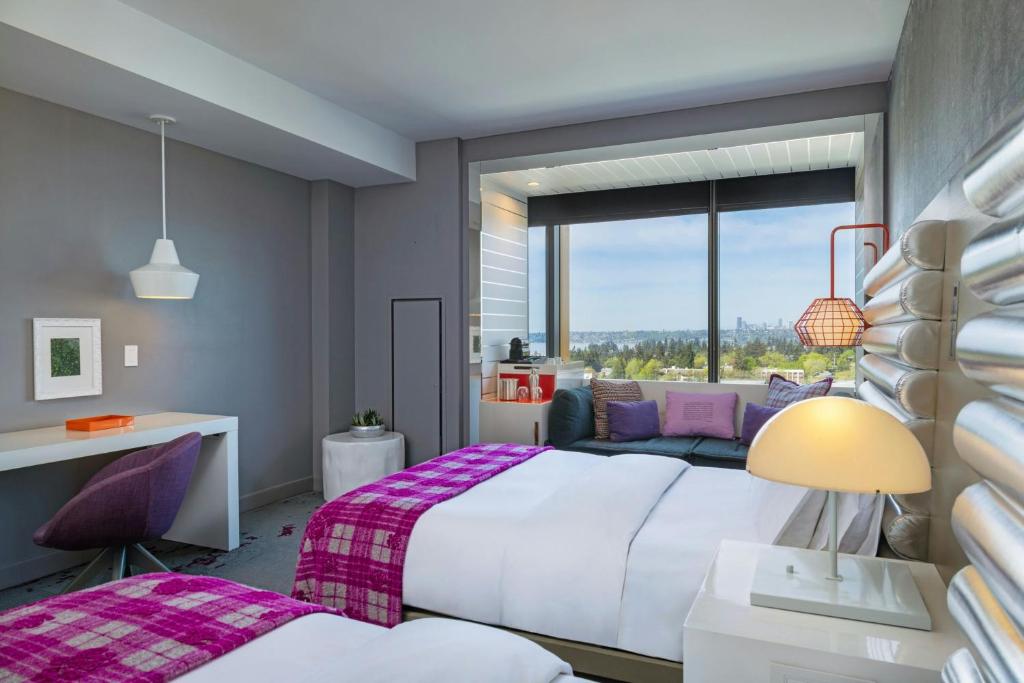 W Bellevue - 