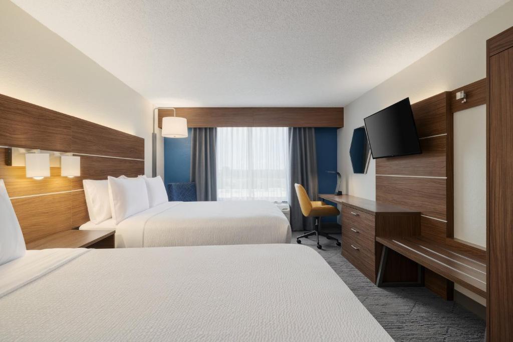 Holiday Inn Express Hotel & Suites Indianapolis Dtn-Conv Ctr, an IHG Hotel - 