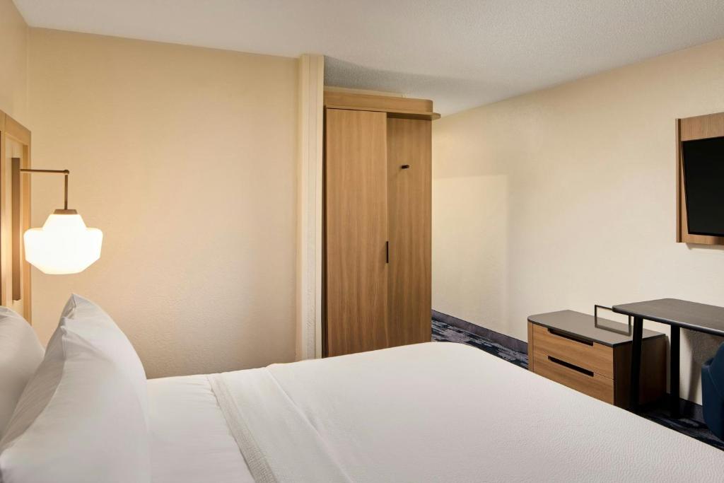 Fairfield Inn & Suites Cleveland Avon - Chambre Lit King-Size