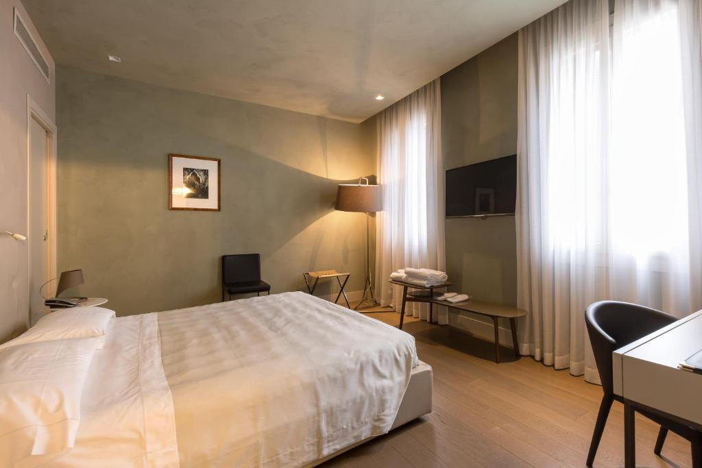Hotel Liassidi Palace - Double Room With Canal View - Separate Building