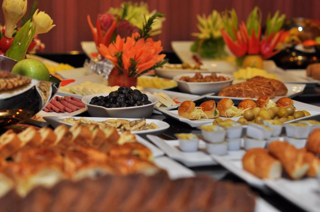 Comida no hotel ou em algum lugar perto