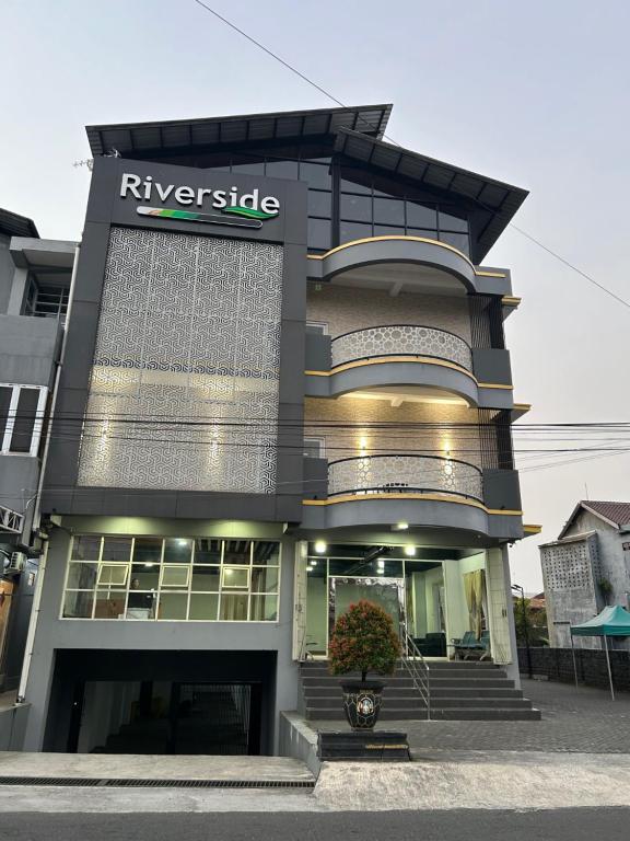 Gallery image of Riverside Smart Hotel in Blitar