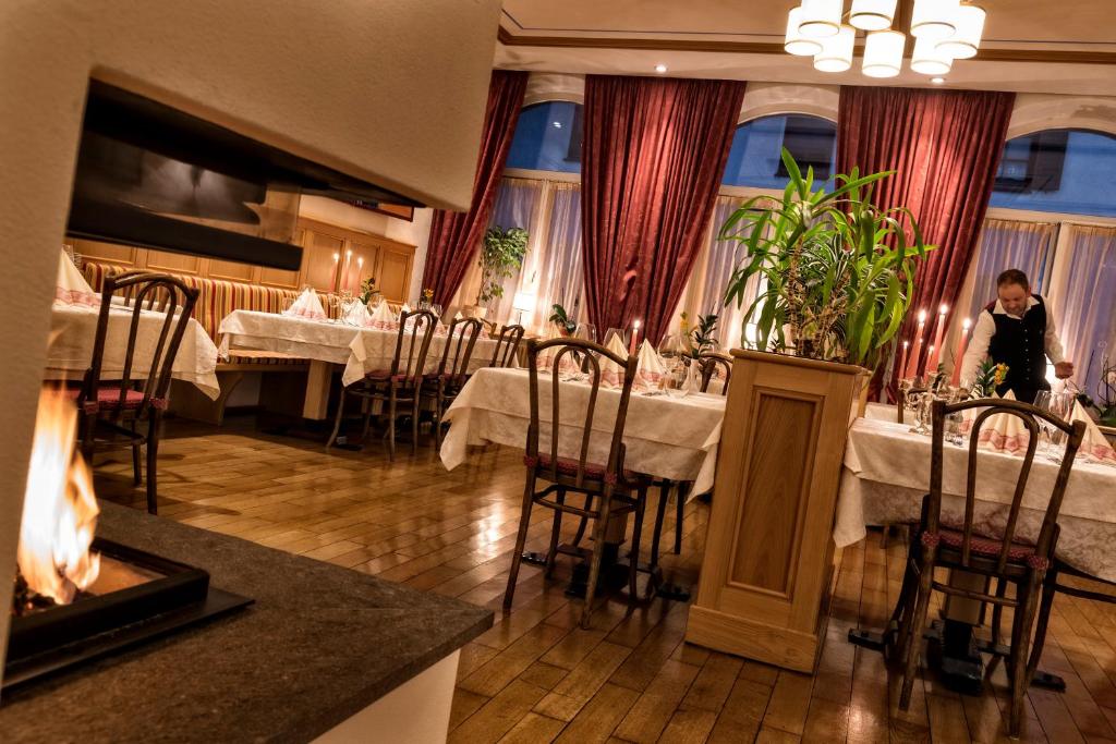 Restaurace v ubytování Emma Historic Hotel