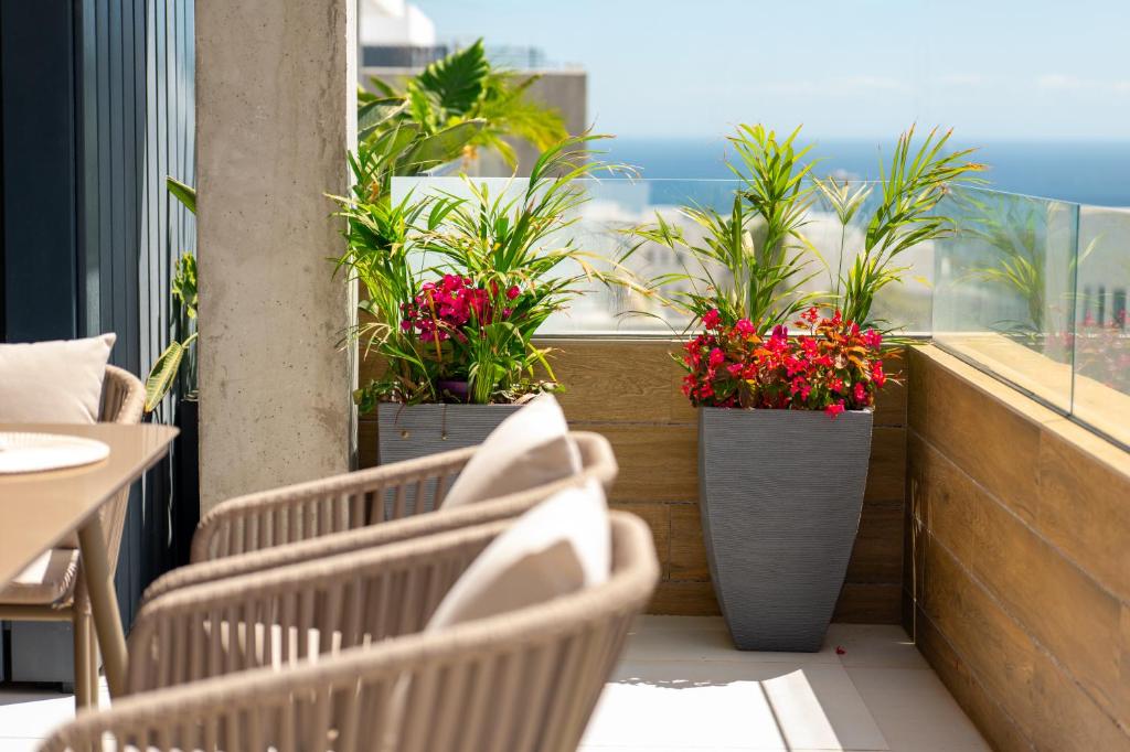 Luxury 2 Bedroom Apartment Sea View Altos de Los Monteros