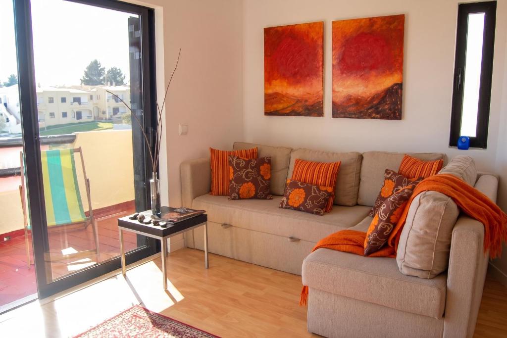 Charming Alvor Apartment, 70 m², Balcony and Garden View