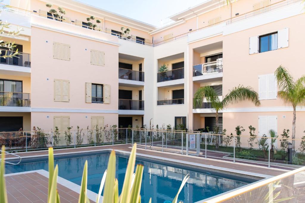 1-Br apartment swimming pool 100m from the beaches