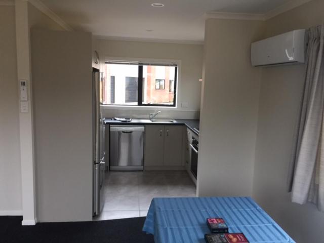 Kuchyň nebo kuchyňský kout v ubytování Brooklyn Motor Lodge