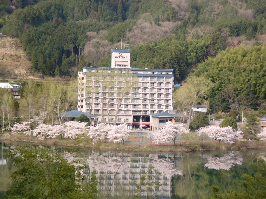 ハイパー リゾート ヴィラ 塩江