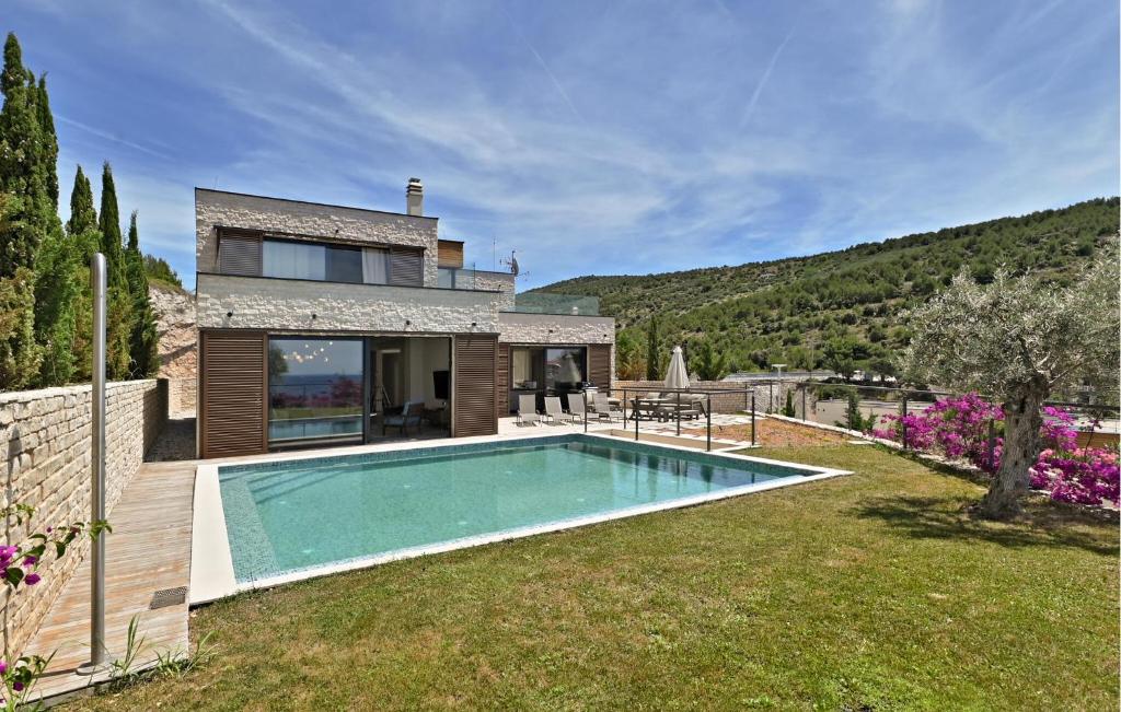 Awesome Home In Primosten