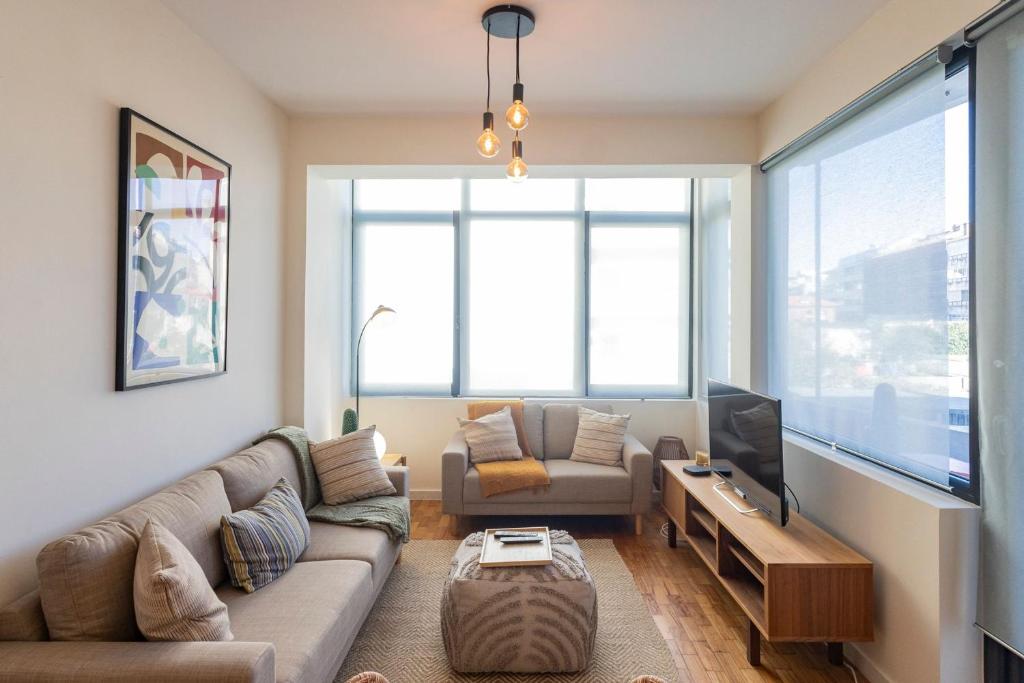 Modern 3BR in Downtown Porto w/ AC