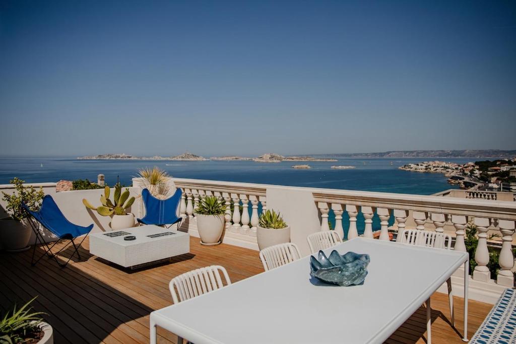 MAISON DOMINOS Villa Pâquerette avec piscine Marseille